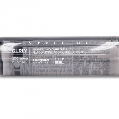 Define el movimiento natural de rizo y evita el encrespamiento